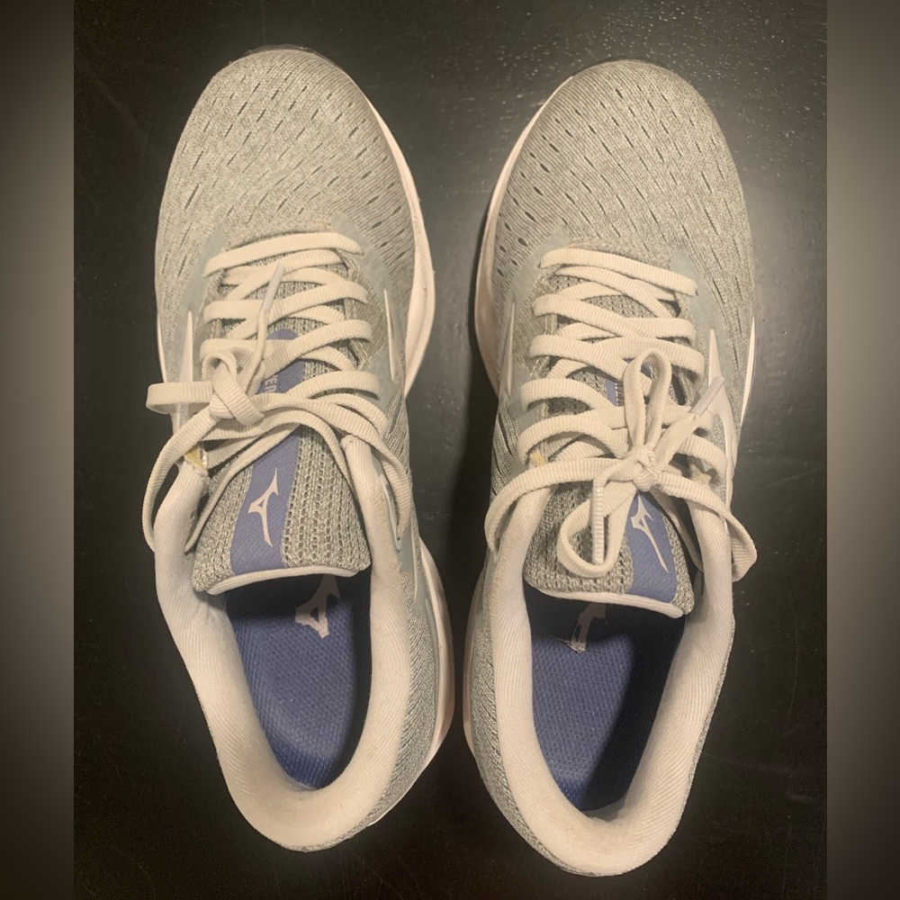 Mizuno Wave Rider 24 - Women’s 8